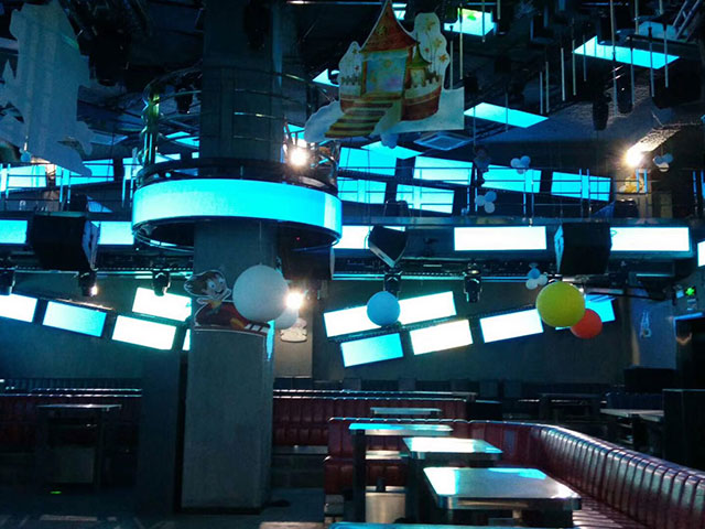 室內(nèi)酒吧LED顯示屏案例